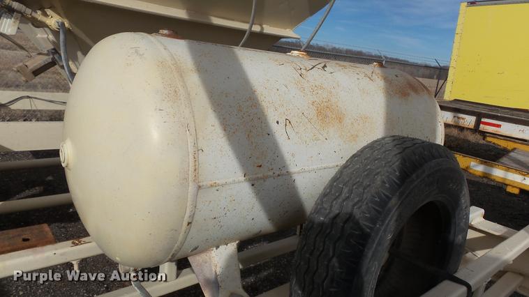 image for item DB3759 Stephens portable cement silo