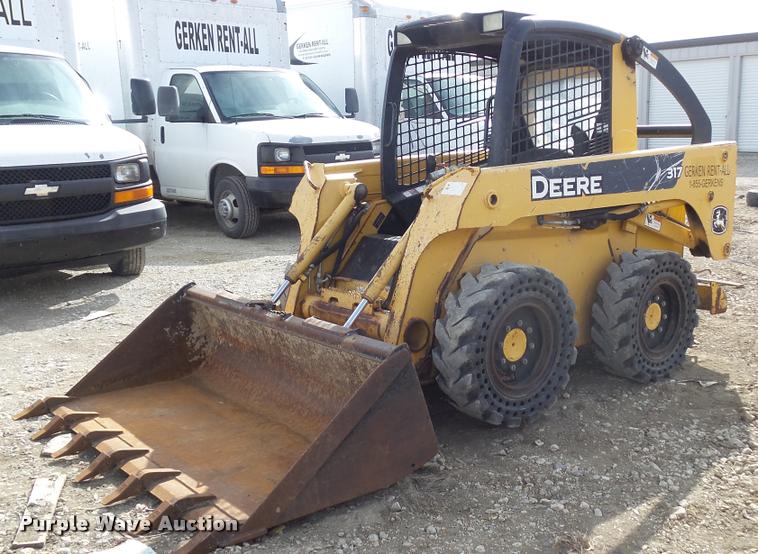 image for item DB3789 2006 John Deere 317 skid steer