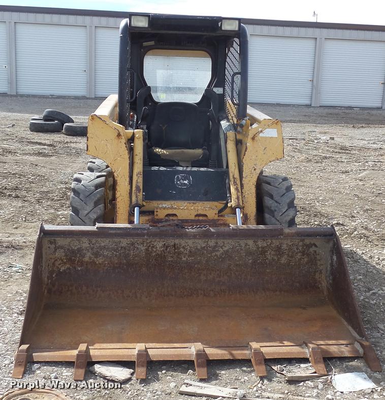 image for item DB3789 2006 John Deere 317 skid steer