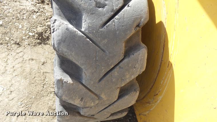 image for item DB3789 2006 John Deere 317 skid steer