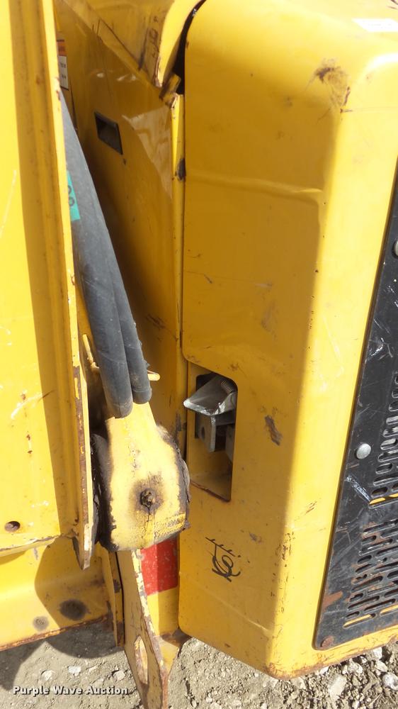 image for item DB3789 2006 John Deere 317 skid steer