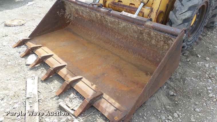 image for item DB3789 2006 John Deere 317 skid steer