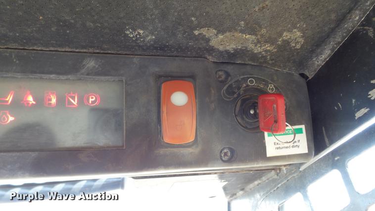 image for item DB3789 2006 John Deere 317 skid steer