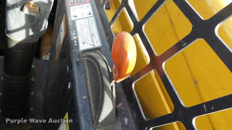 image for item DB3789 2006 John Deere 317 skid steer