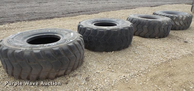 image for item DC9026 (4) 23.5R25 tires
