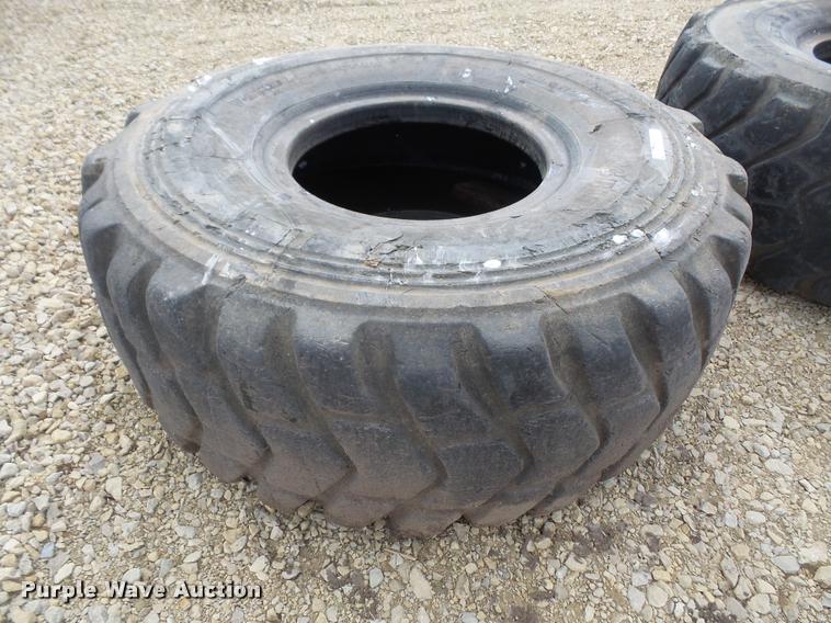 image for item DC9026 (4) 23.5R25 tires