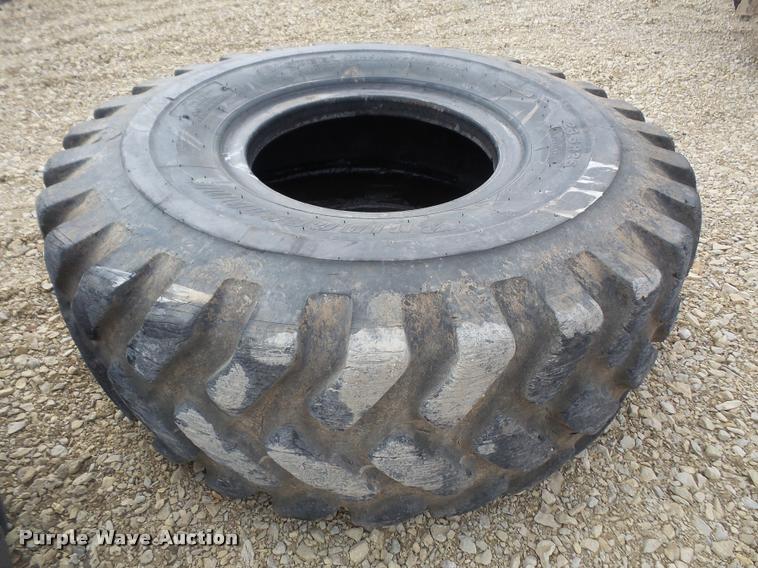 image for item DC9026 (4) 23.5R25 tires
