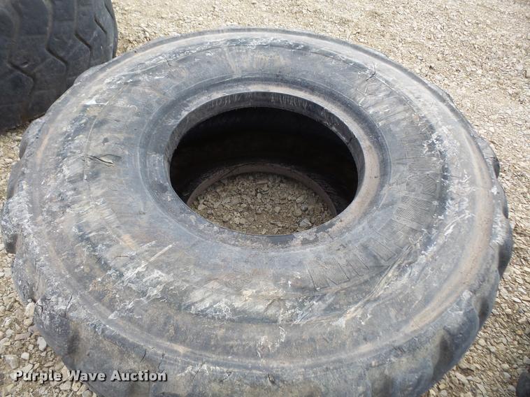 image for item DC9026 (4) 23.5R25 tires
