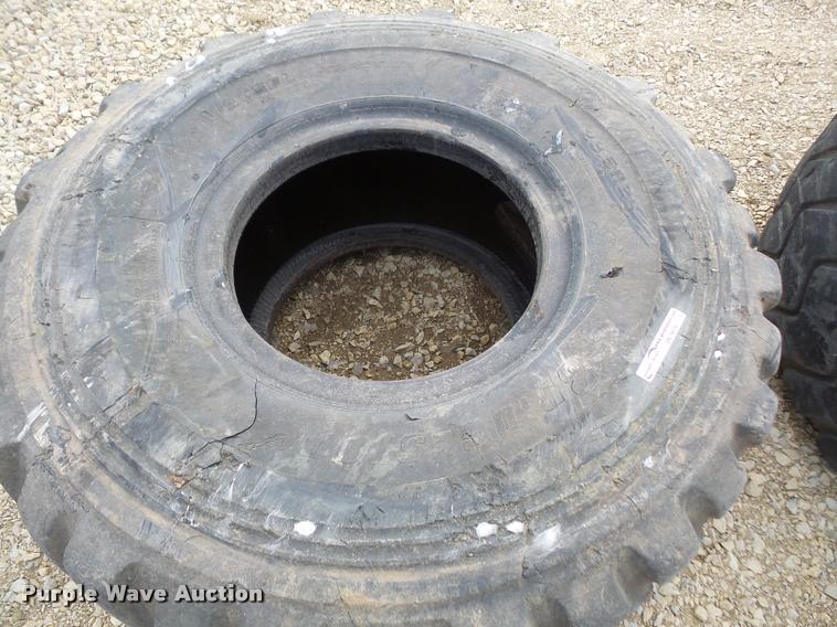 image for item DC9026 (4) 23.5R25 tires