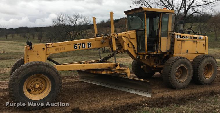 image for item F1462 1988 John Deere 670B motor grader