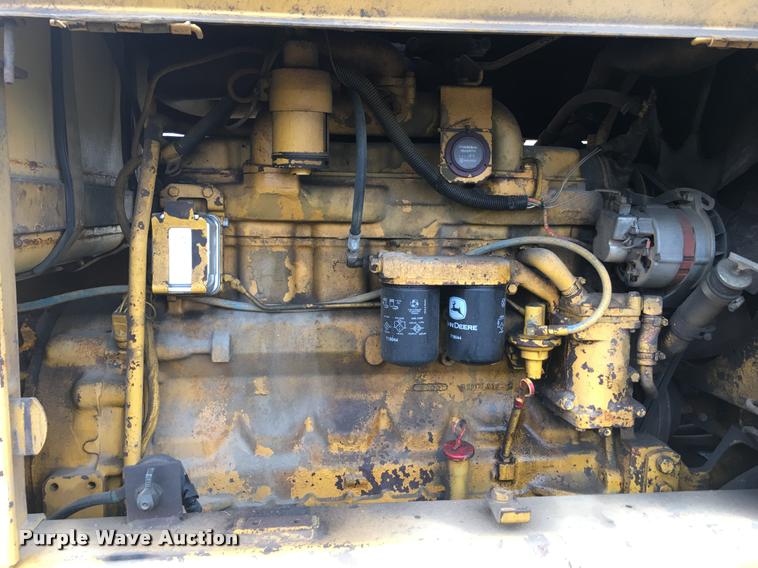 image for item F1462 1988 John Deere 670B motor grader