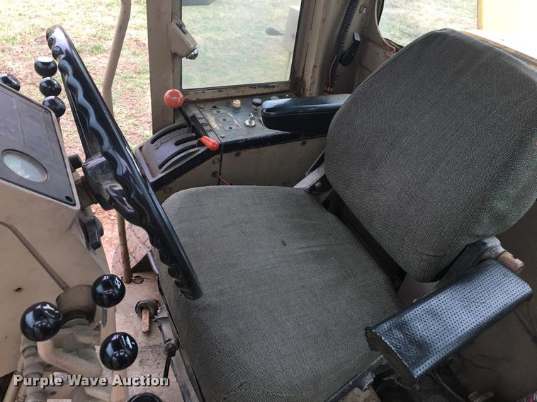 image for item F1462 1988 John Deere 670B motor grader