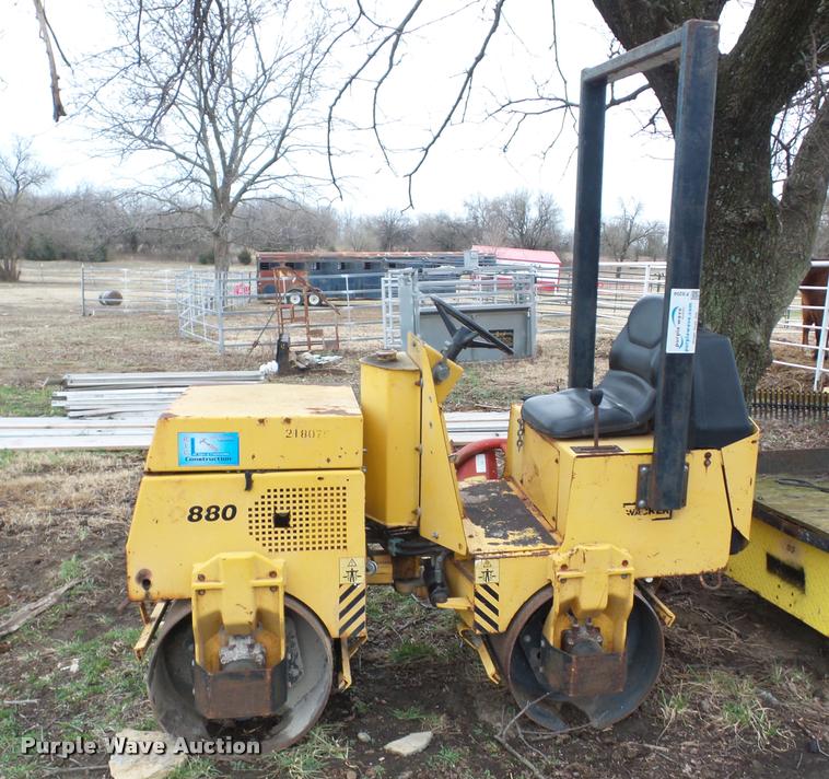 image for item F8204 1997 Wacker RD880V vibratory roller