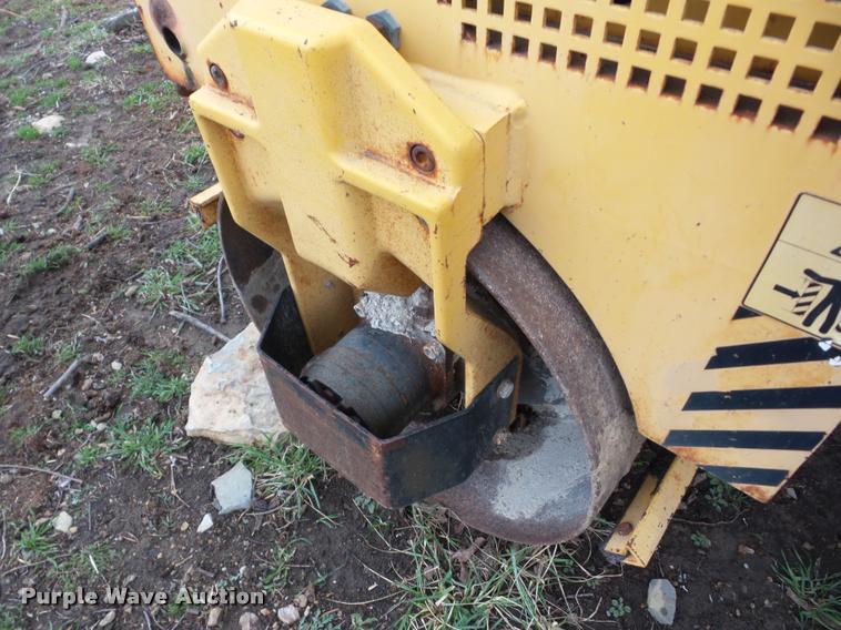 image for item F8204 1997 Wacker RD880V vibratory roller