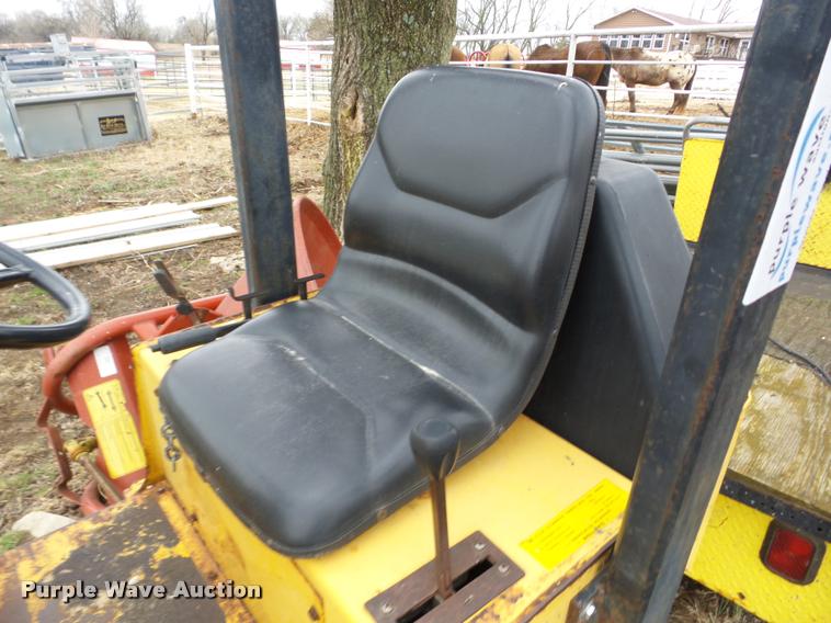 image for item F8204 1997 Wacker RD880V vibratory roller