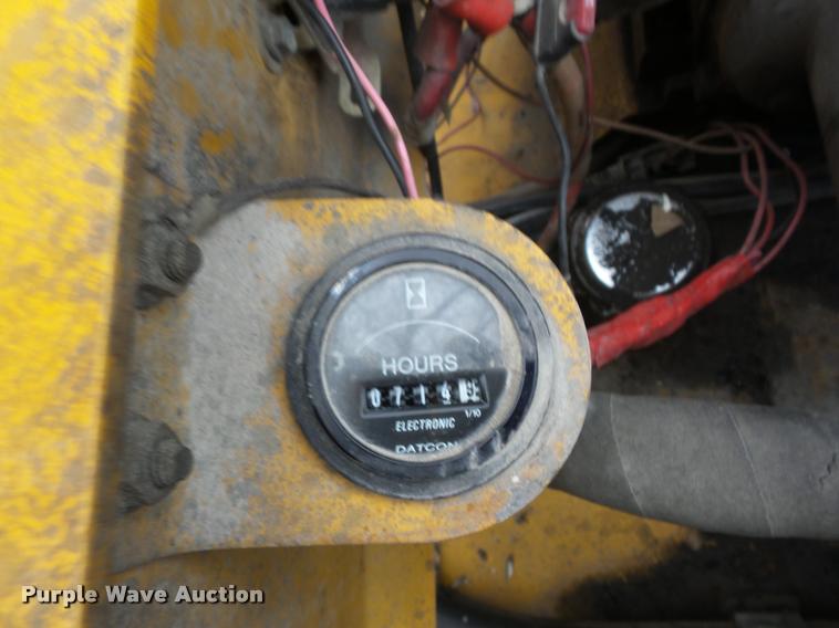 image for item F8204 1997 Wacker RD880V vibratory roller