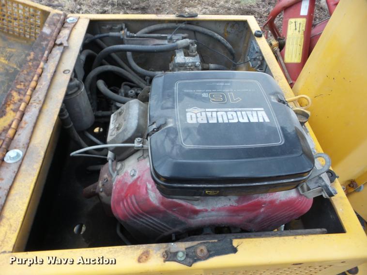image for item F8204 1997 Wacker RD880V vibratory roller
