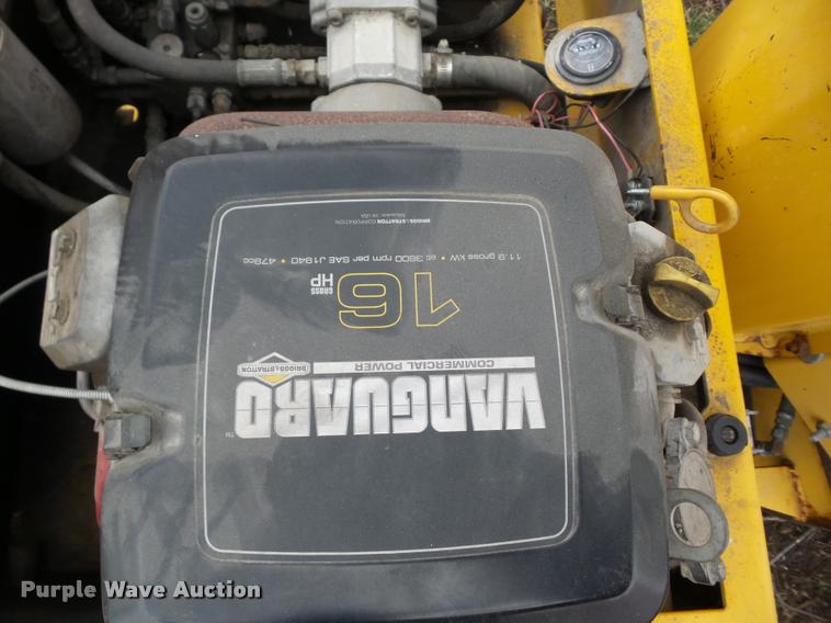 image for item F8204 1997 Wacker RD880V vibratory roller