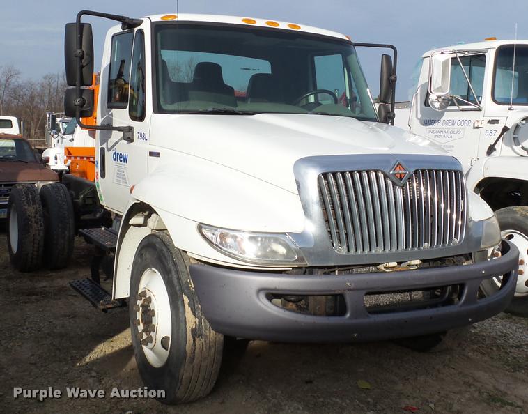 image for item J2629 2010 International DuraStar 4300 truck chassis