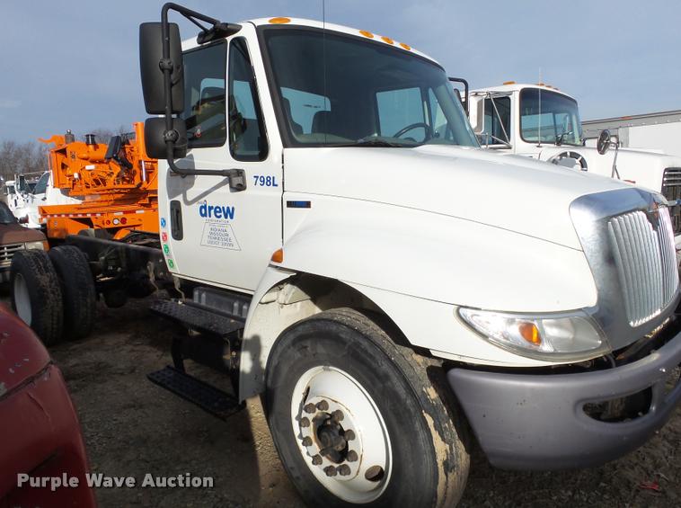 image for item J2629 2010 International DuraStar 4300 truck chassis