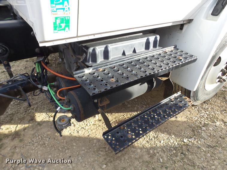 image for item J2629 2010 International DuraStar 4300 truck chassis