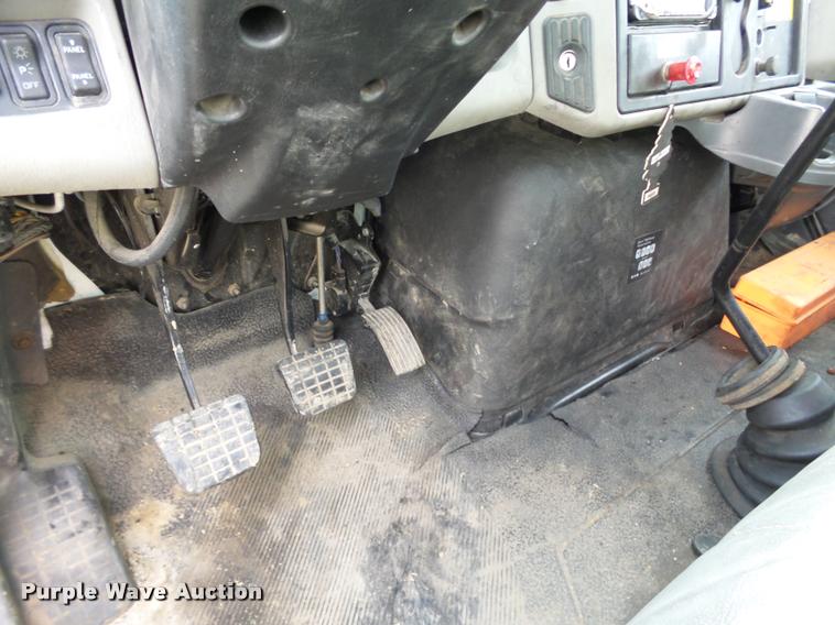 image for item J2629 2010 International DuraStar 4300 truck chassis