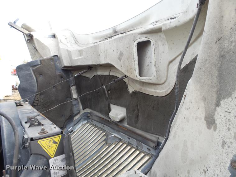 image for item J2629 2010 International DuraStar 4300 truck chassis