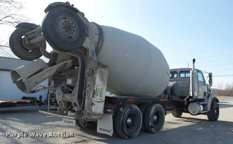 image for item J8664 2001 Sterling L9500 ready mix truck