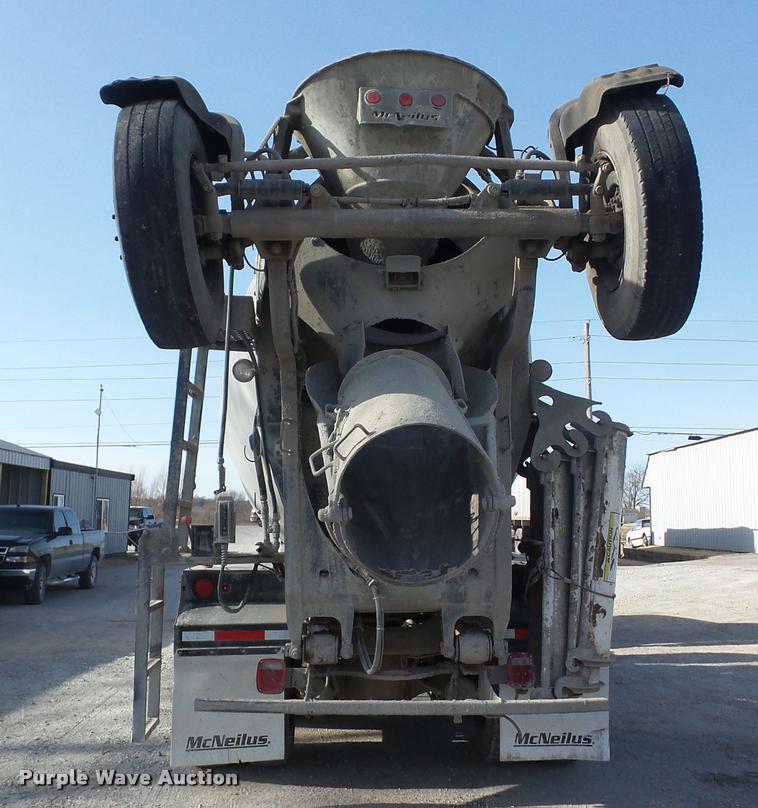 image for item J8664 2001 Sterling L9500 ready mix truck