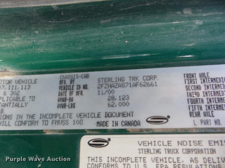 image for item J8664 2001 Sterling L9500 ready mix truck