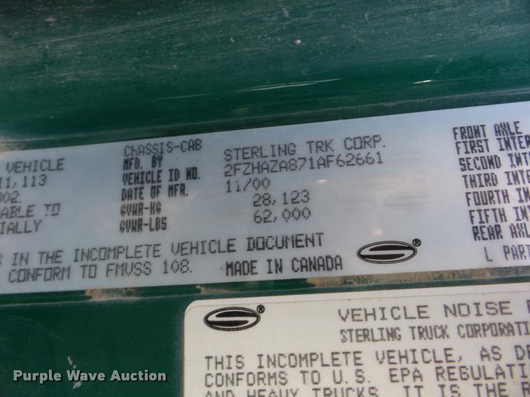 image for item J8664 2001 Sterling L9500 ready mix truck