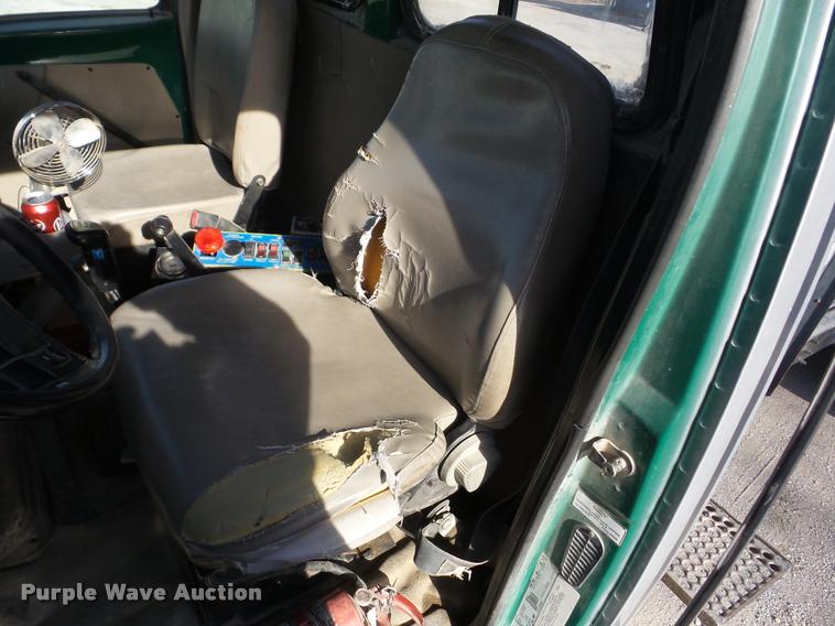 image for item J8664 2001 Sterling L9500 ready mix truck