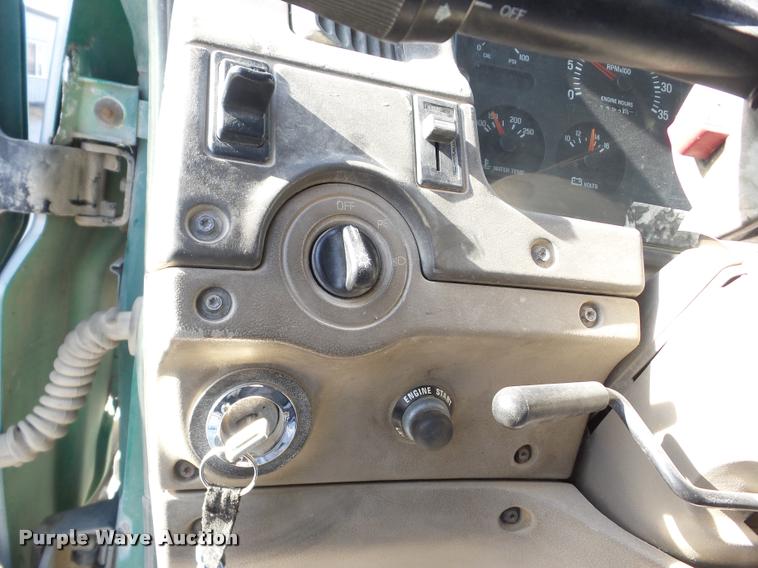 image for item J8664 2001 Sterling L9500 ready mix truck