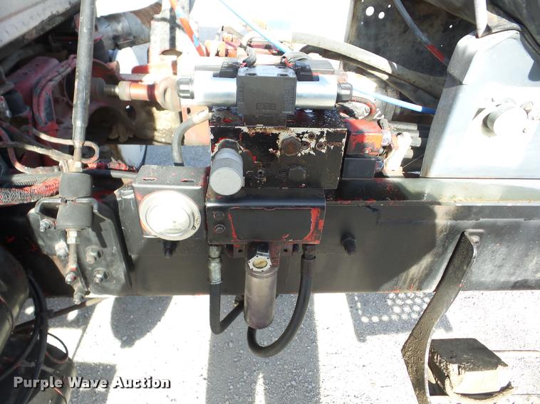 image for item J8664 2001 Sterling L9500 ready mix truck