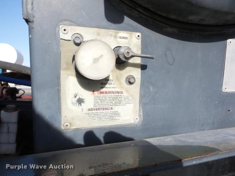 image for item J8664 2001 Sterling L9500 ready mix truck