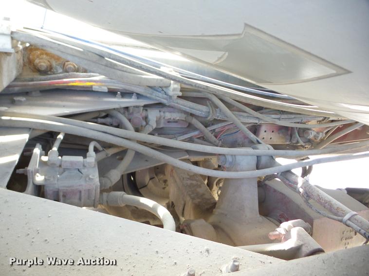 image for item J8664 2001 Sterling L9500 ready mix truck