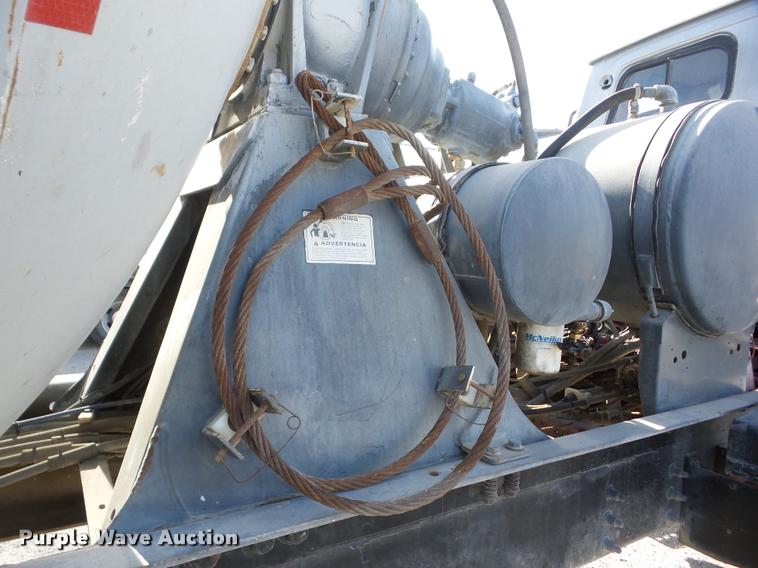 image for item J8664 2001 Sterling L9500 ready mix truck