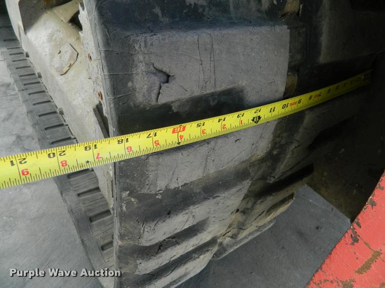 image for item J8758 2005 Takeuchi TL140 skid steer