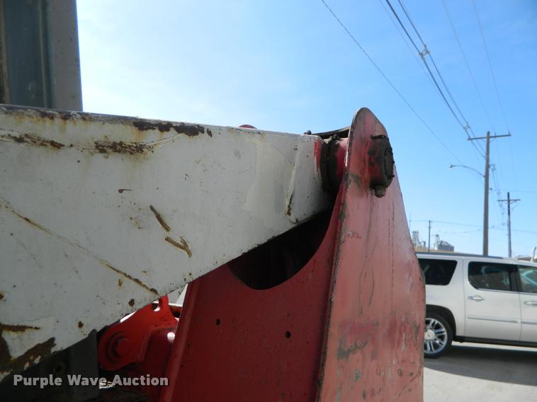 image for item J8758 2005 Takeuchi TL140 skid steer