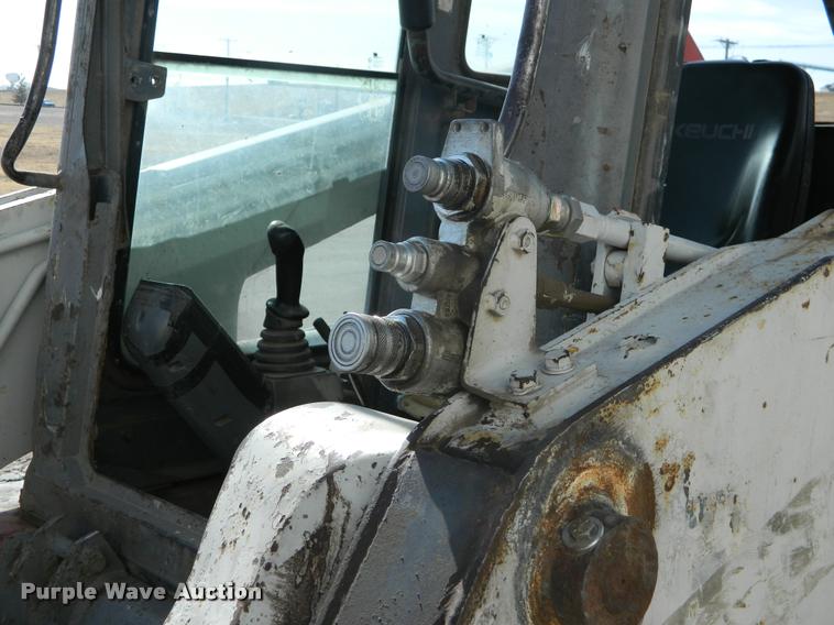 image for item J8758 2005 Takeuchi TL140 skid steer