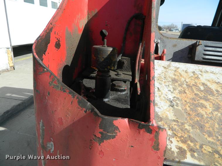 image for item J8758 2005 Takeuchi TL140 skid steer