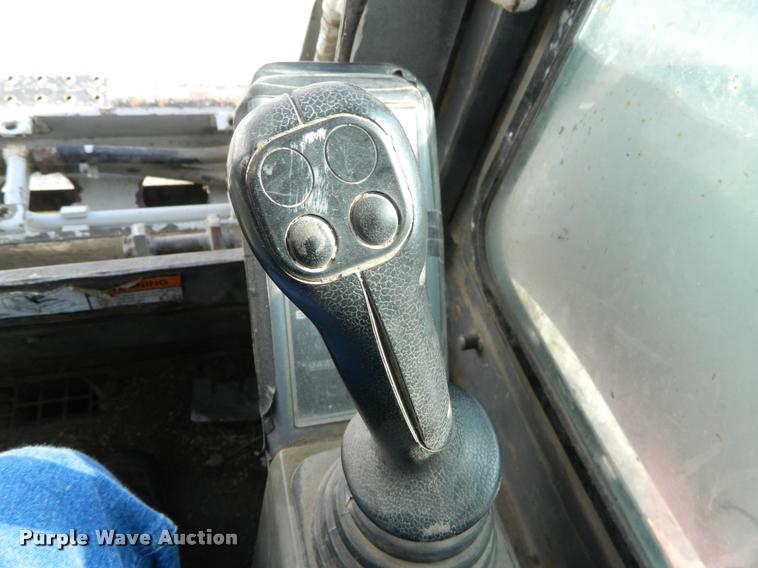 image for item J8758 2005 Takeuchi TL140 skid steer