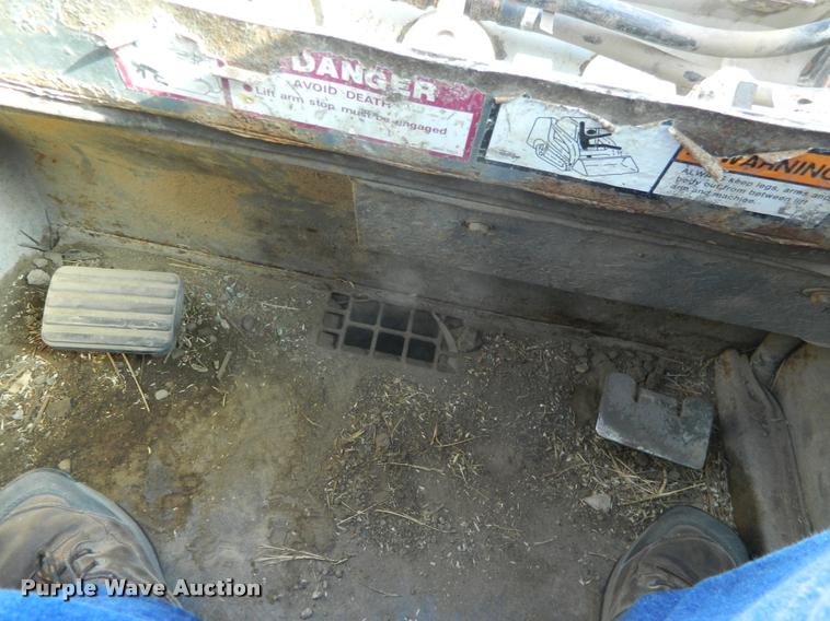 image for item J8758 2005 Takeuchi TL140 skid steer