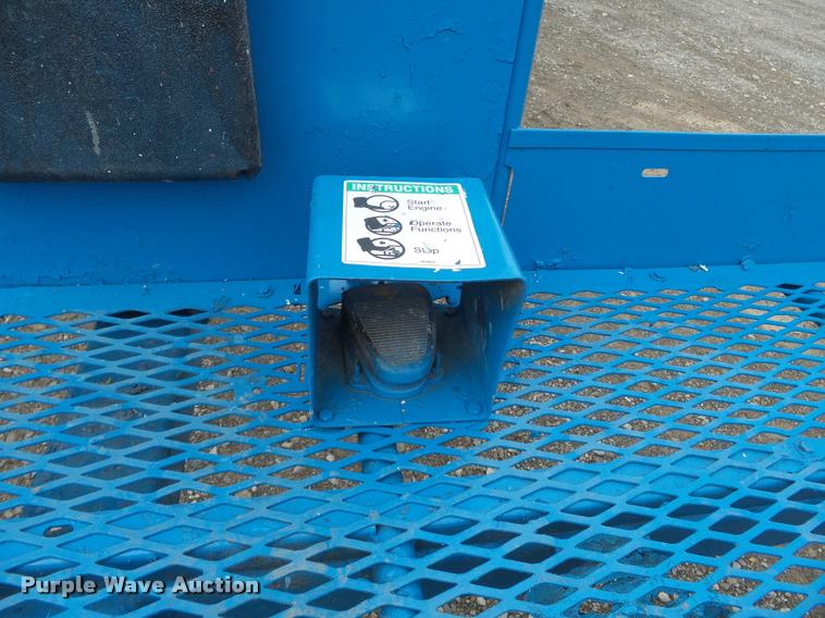 image for item K3335 1999 Genie S60 boom lift