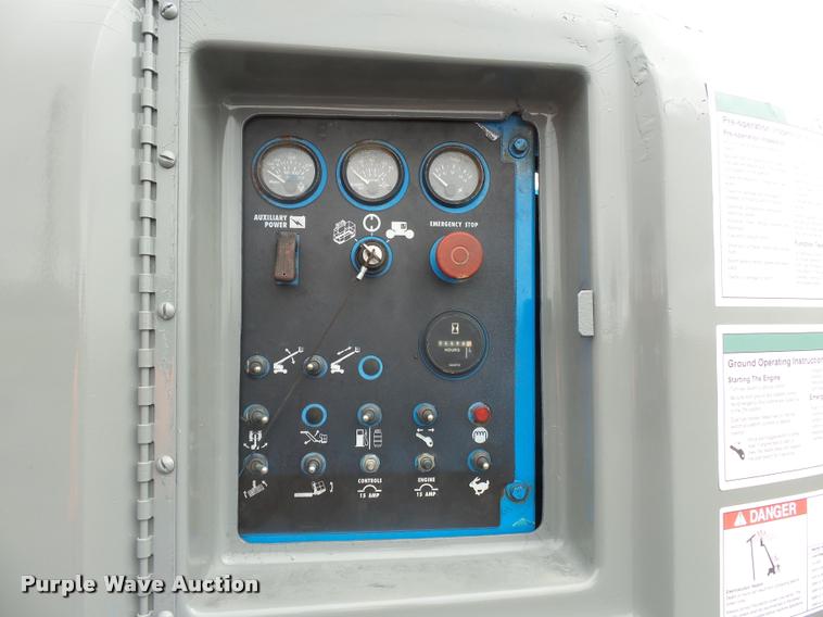 image for item K3335 1999 Genie S60 boom lift