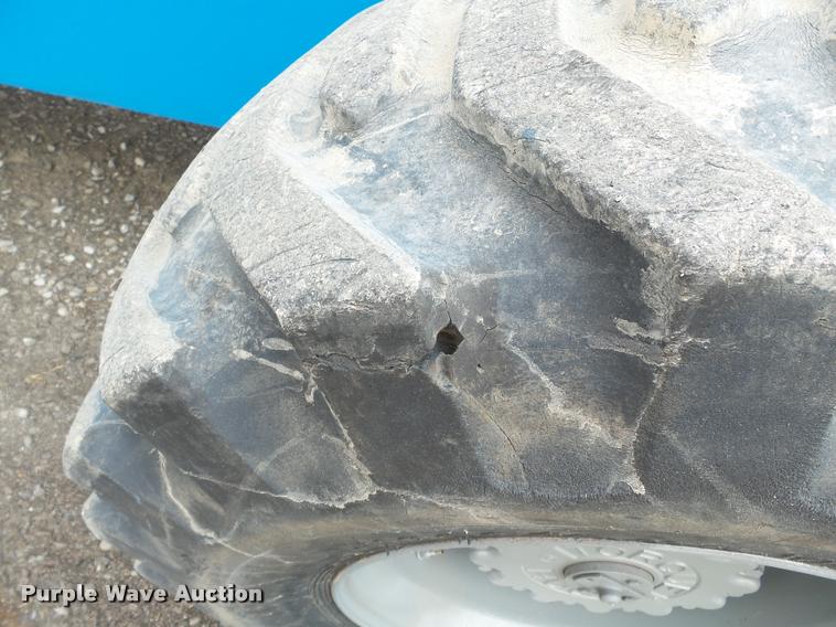 image for item K3335 1999 Genie S60 boom lift