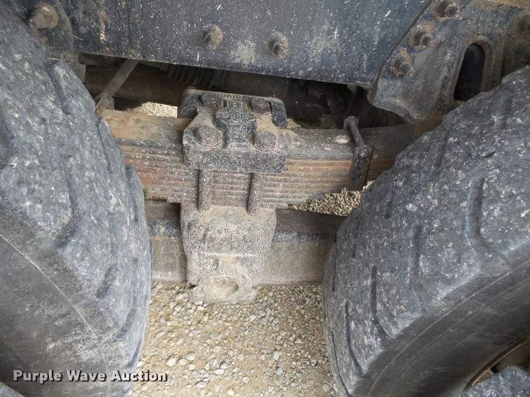 image for item K3336 2002 International 7500 digger derrick truck