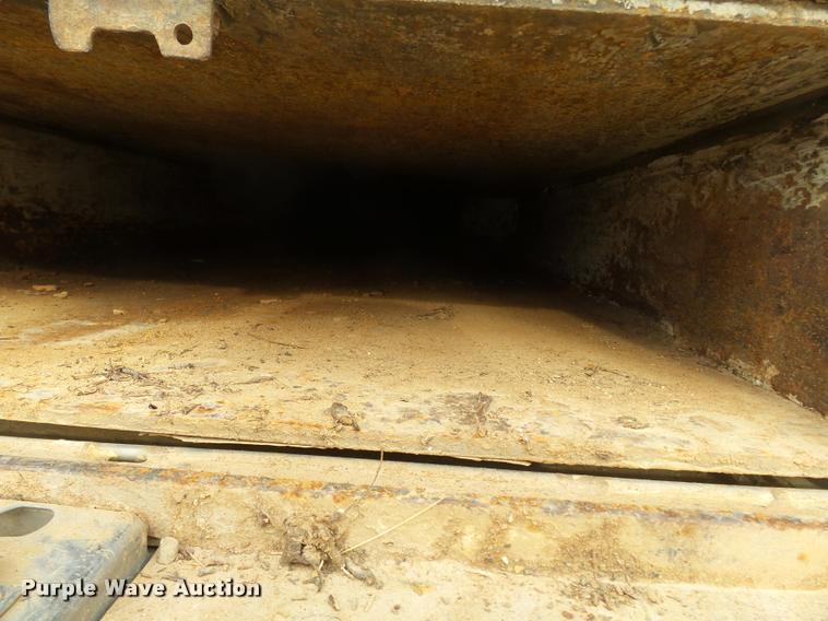 image for item K3336 2002 International 7500 digger derrick truck