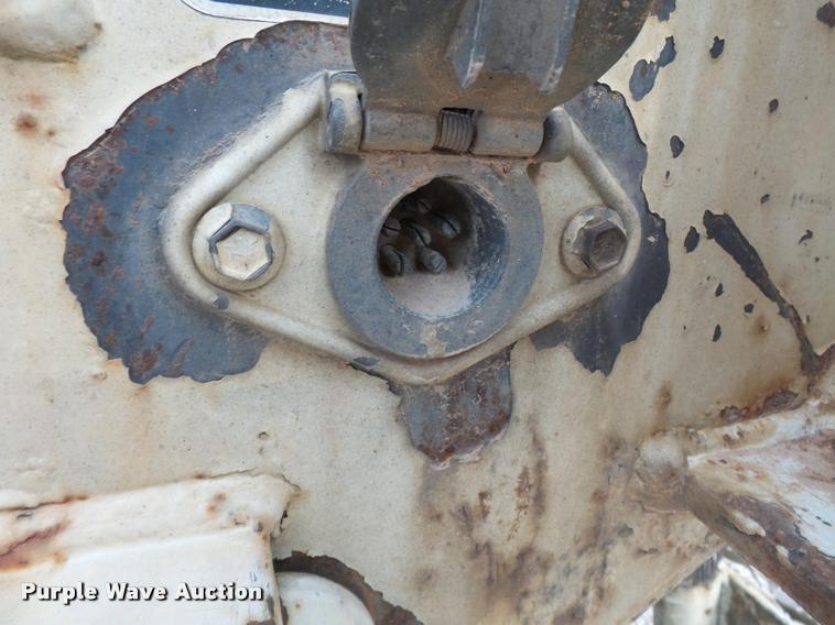 image for item K3336 2002 International 7500 digger derrick truck