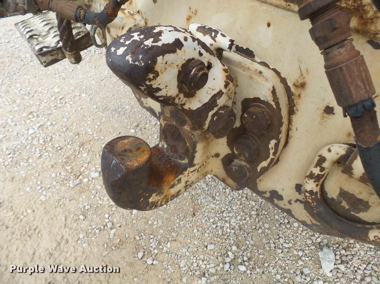 image for item K3336 2002 International 7500 digger derrick truck